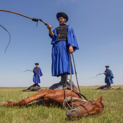 Csikósbemutató a Hortobágyon, pusztaprogram Közép-Európa legnagyobb kiterjedésű füves pusztáján