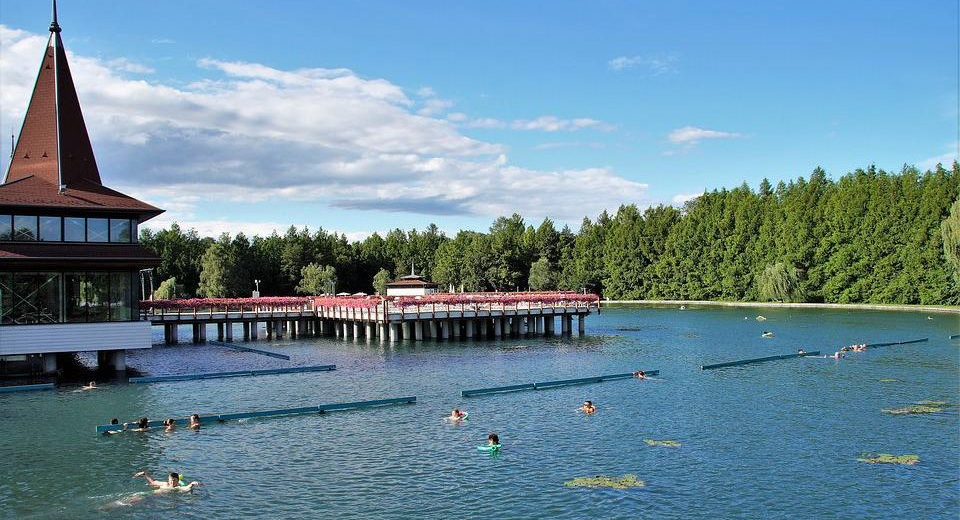 Hévíz a legnépszerűbb a külföldiek körében a Balatonnál